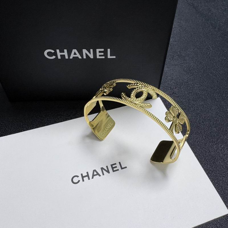 Chanel Bracelet 03yxs51